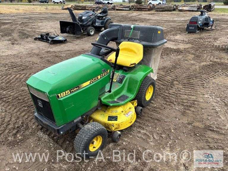 John Deere 185 Hydro Lawn Mower With Bagger. Runs And Drives.