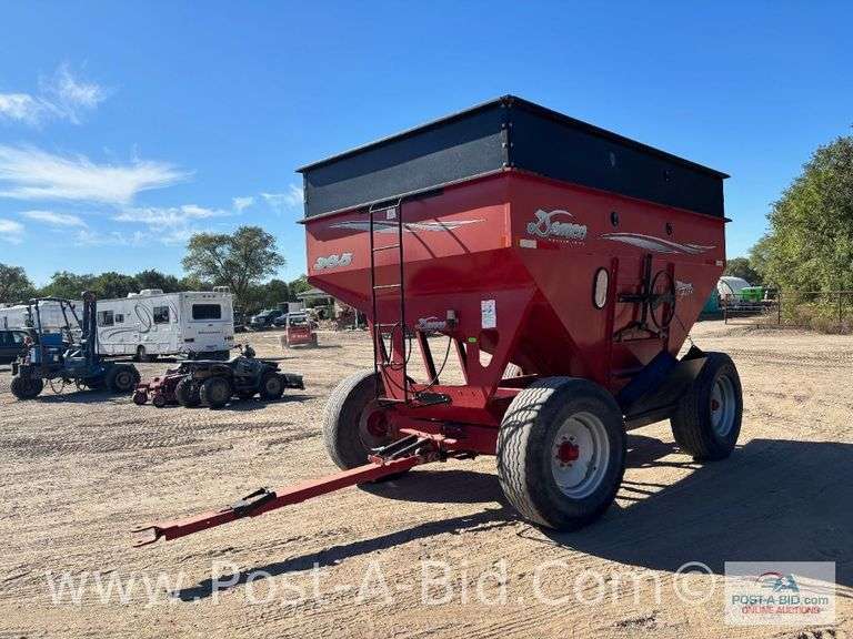 Demco 365 Gravity Box With Factory Extensions, Lights, Extendable Pole