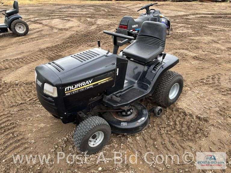 Murray 17 HP Automatic Drive Lawn Mower With Twin Cylinder Briggs Engine. R