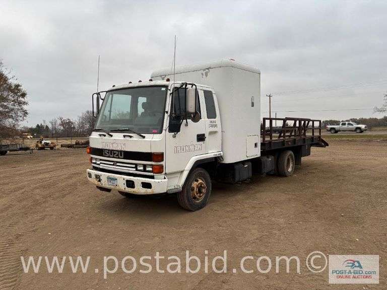 1998 Isuzu FRR Rollback Flat Truck With Diesel Engine, 250,723 Miles