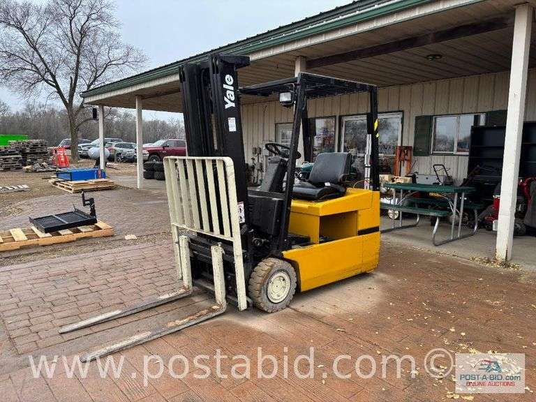 Yale Electric 36 Volt Fork Lift, Replaced Battery Pack With 3 12 Volt Semi