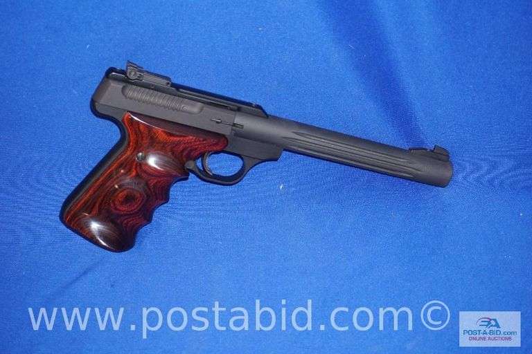 Browning Buck Mark .22 Pistol With Magazine Softsided Case, SN 655NR09900.