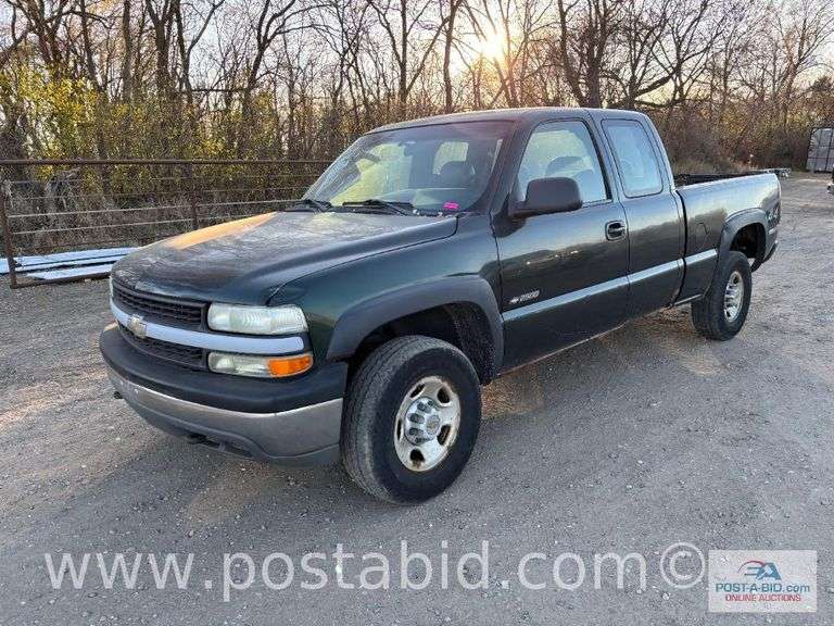 2001 Chevrolet 2500 HD Extended Cab 4x4 Truck With 183,381 Miles, 6.0L V8 G