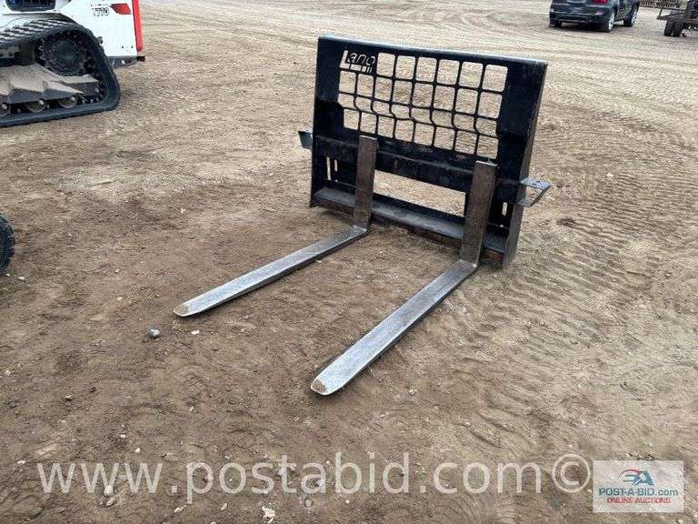 Lano 48" Skidloader Forks With Quick Tach Plate.