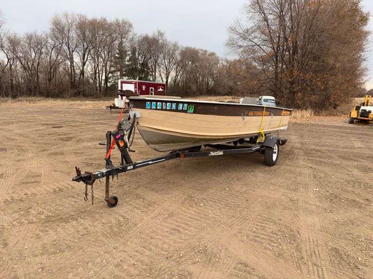 1984 Smokercraft Big Fisherman 16' Boat With Evinrude 20 HP Motor