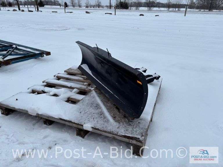 6' Straight Blade SXS Plow With Mounting Bracket, Owner Stated, "Only Used 1 Season." Come Off Of 20