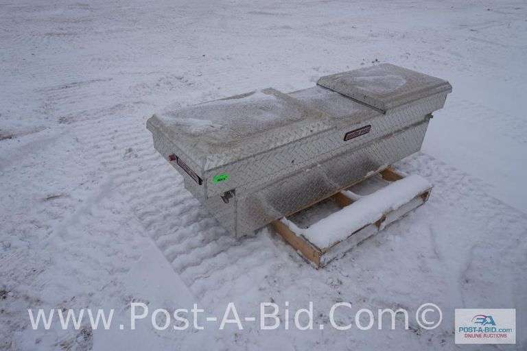 Weather Guard 6' Tool Box.