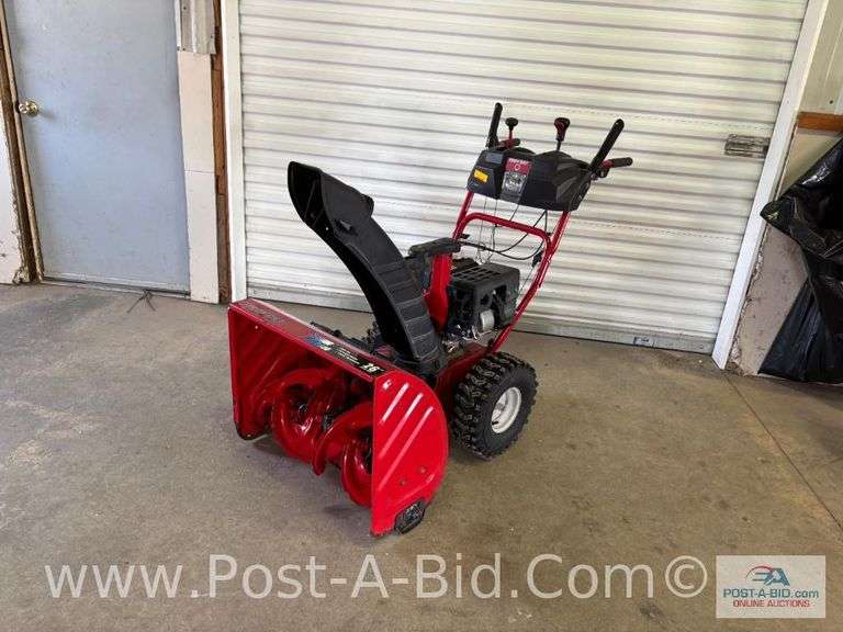 Troy Bilt 26" Snowblower With 208cc Motor, Electric Start, Runs.