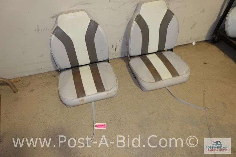 2-Boat Seats, Light Gray/Park Gray.
