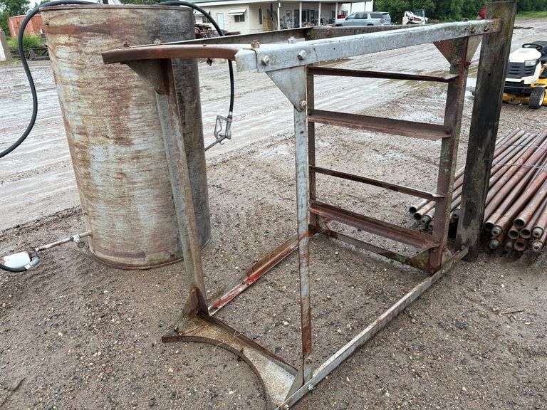 300 Gallon Tank, On Stand.