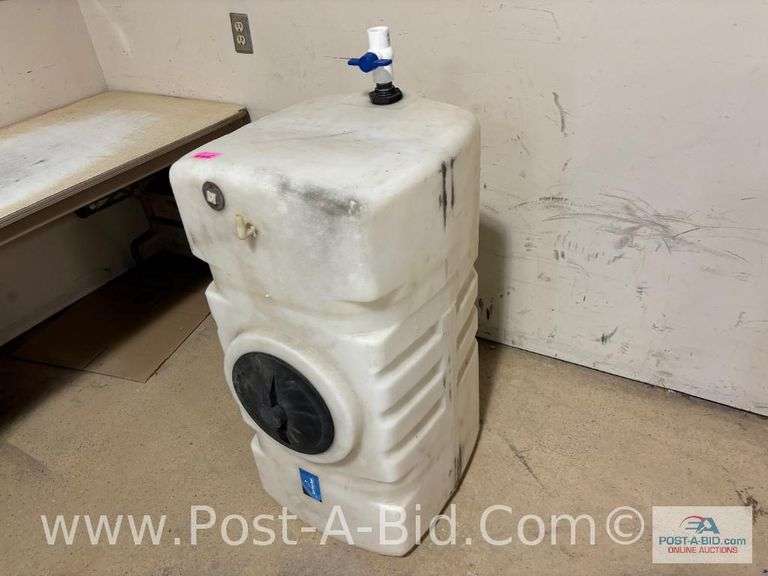 50 Gallon Sprayer Tank, With 1" Valve.