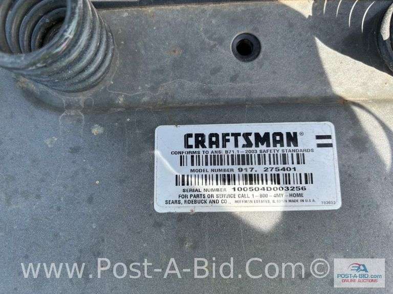 Craftsman LT 1,000 Riding Lawn Mower, With 42" Deck, Briggs And Stratton 18
