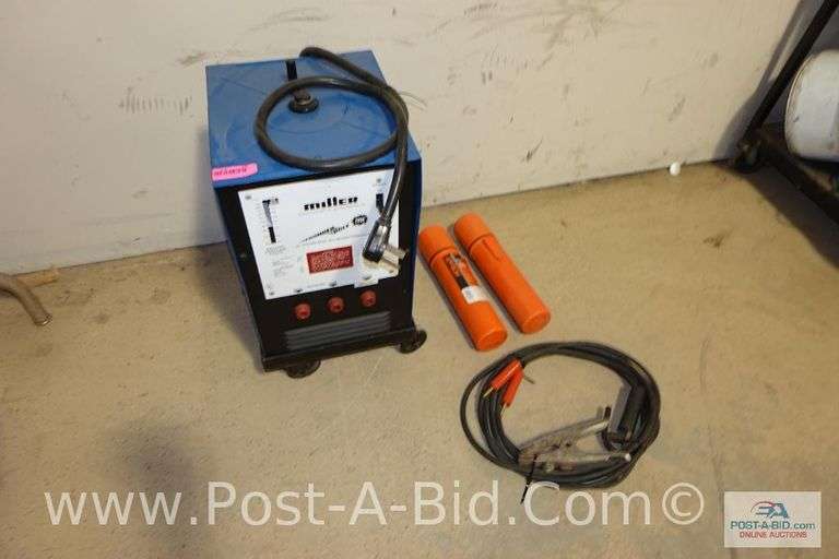 Miller Thunderbolt 225V Welder, Owner Stated, "Comes With 2 Cans Of Welding