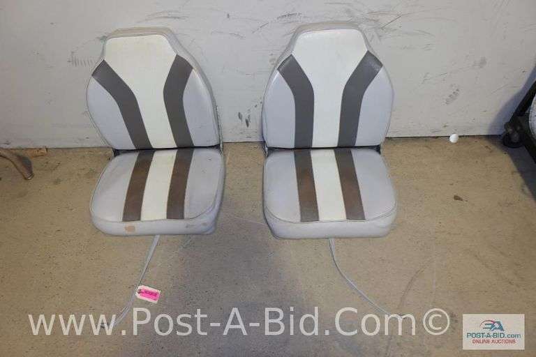 2-Boat Seats, Light Gray/Park Gray.
