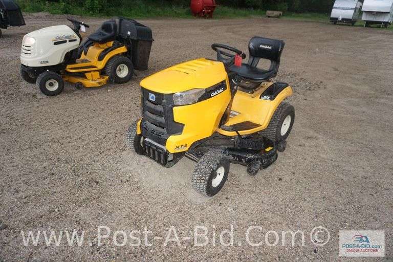 Cub Cadet XT2 Hydrostatic Riding Lawn Mower With 50" Deck, Kawasaki 23 HP M