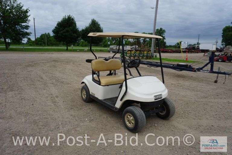 2016 EZ-Go Gas Golf Cart With Canopy, Golf Bag Holders, Kawasaki Gas Motor,