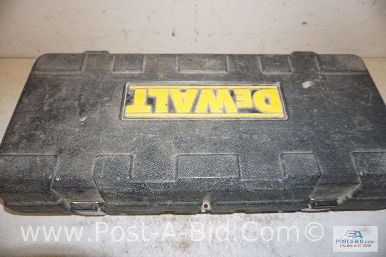 DeWalt 90" Angle Drill, In Case.