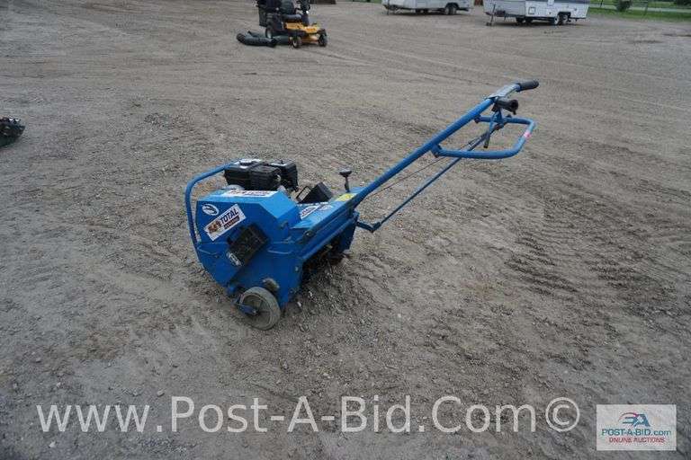 Bluebird 530A Aerator 19" Honda, 4.0 Motor, Runs.