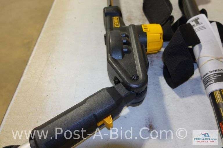 DeWalt 22" Pole Hedge Trimmer, 20 V, No Battery Or Charger, Owner Stated, "