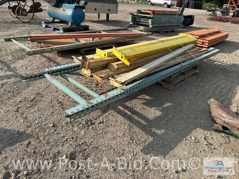 Misc. Pallet Racking Approx. 12 Crossbeams And 2 Uprights.