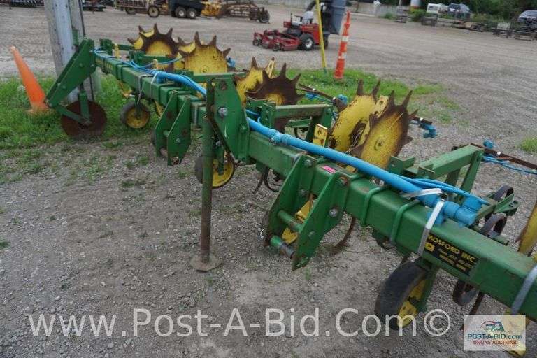 John Deere 825, 6 Row Cultivator, With Danish Teeth Rolling Shields With Fe