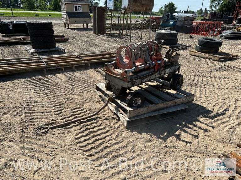 Pipe Fuser With Cutter And Heat Pad, Hand Hydraulic And 2 Sets Of Dies.