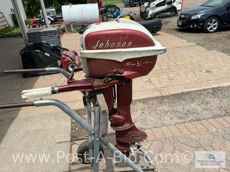 5 1/2 HP Johnson Outboard Complete Motor, Owner Stated, "Good Compression,