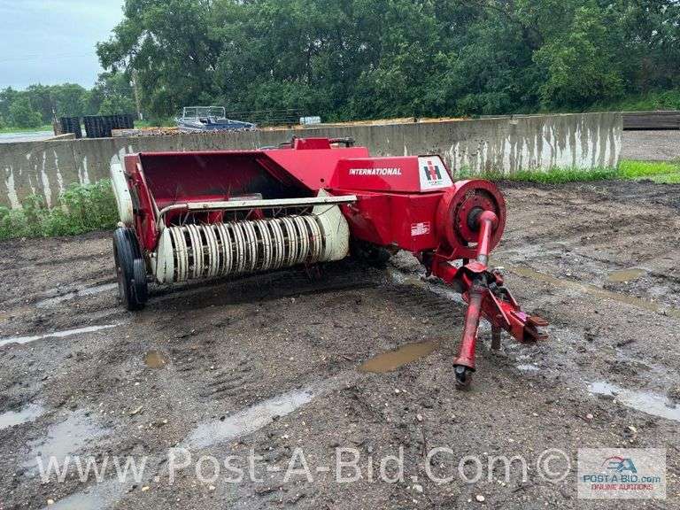 International 47 Square Bailer Model 47, Owner Stated, "Bought New, 1 Owner