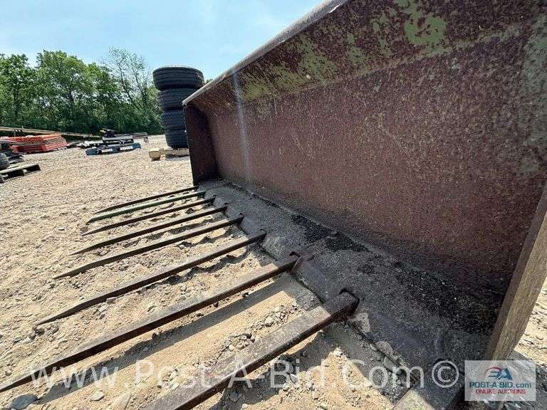 Manure Bucket For John Deere 148 Loader.