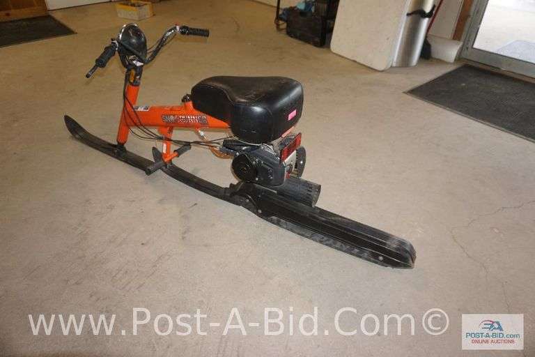 Vintage 1979-1980's Sno Runner With 134cc, 2 Stroke Single Cylinder Motor,