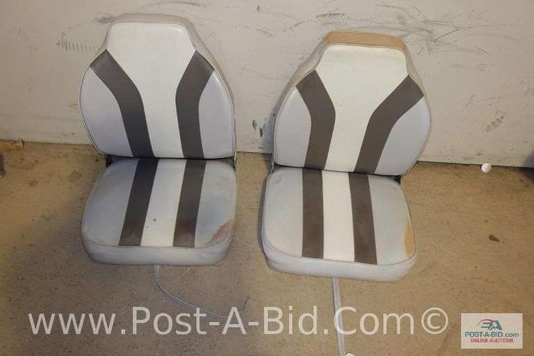 2-Boat Seats, Light Gray/Park Gray.