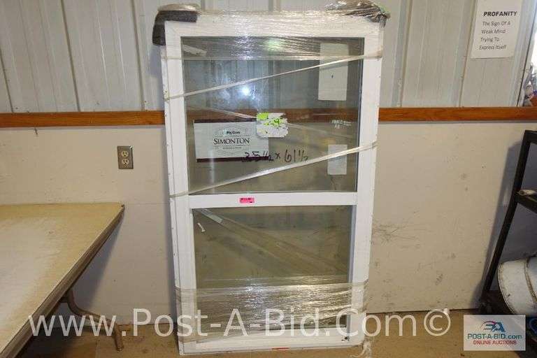Simonton Vinyl Single Hung Window, 35 1/2" x 61 1/2" Never Installed.
