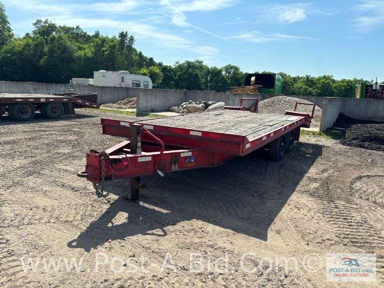 1986 Red: Haul 16' x 8' Plus 5' Dove Tail Tandem Axle Deckover Trailer, Wit