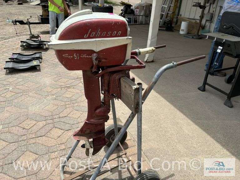 5 1/2 HP Johnson Outboard Complete Motor, Owner Stated, "Good Compression,