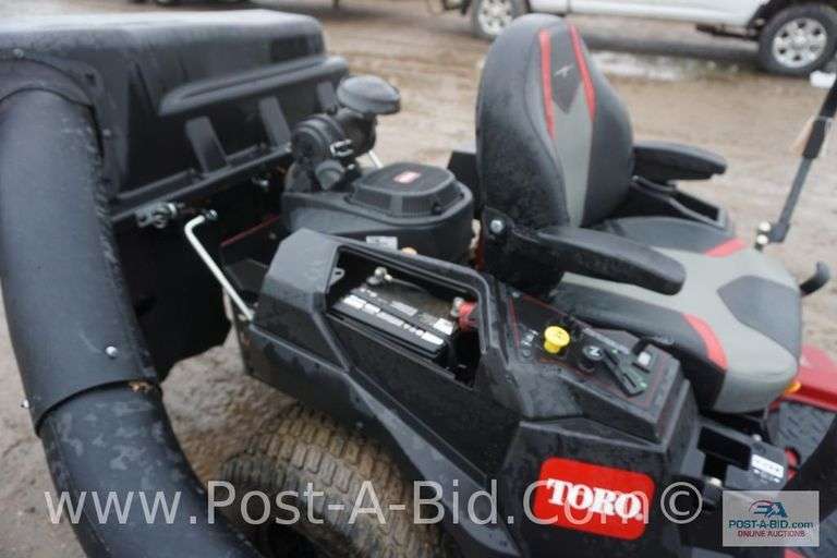 Toro Titan Zero Turn Lawn Mower With Reinforce 54" Deck, Power Bagging Syst