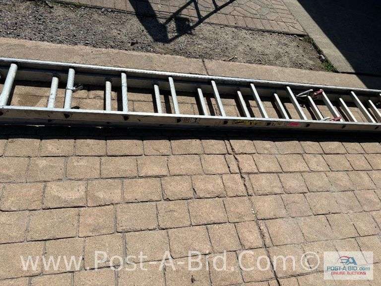 Werner 20' Aluminum Extension Ladder, D-1120-2X.