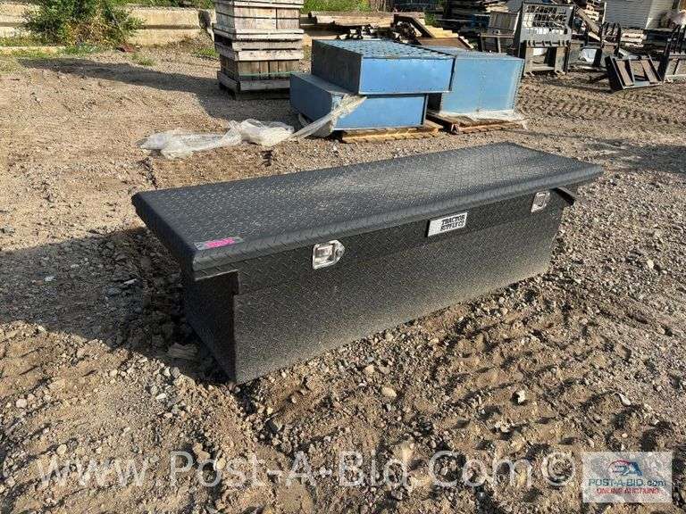 Black Truck Tool Box 5' Long By Tractor Supply, No Key.