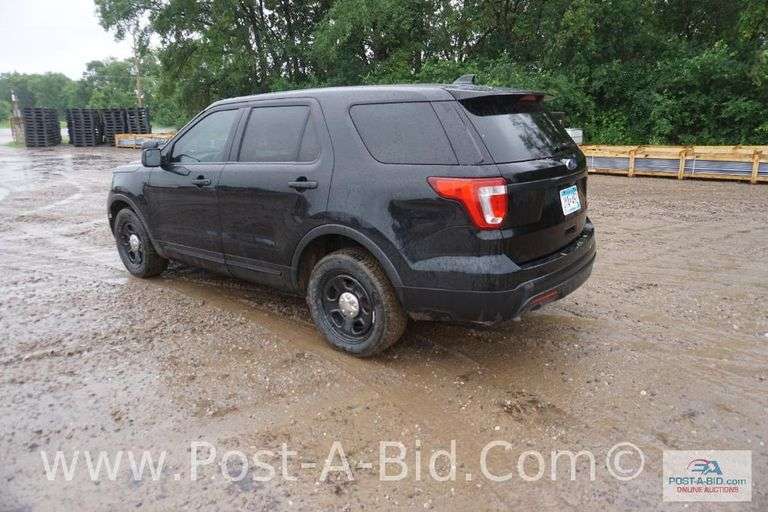 2017 Ford Intercepter SUV With 105,517 Miles, 3.7L Motor, AM/FM/CD Player,