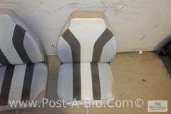 2-Boat Seats, Light Gray/Park Gray.