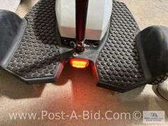 Go Pet 3 Wheel Scooter With Charger, Goes Forward, But Couldn't Find Reverse.  Runs And Drives.
