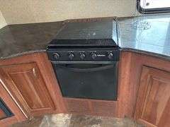 2013 Forest River Wildcat Sterling Edition Model 30 RL Fifth Wheel Camper with Gooseneck Ball Adapte