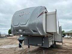 2013 Forest River Wildcat Sterling Edition Model 30 RL Fifth Wheel Camper with Gooseneck Ball Adapte