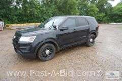 2017 Ford Intercepter SUV With 105,517 Miles, 3.7L Motor, AM/FM/CD Player,