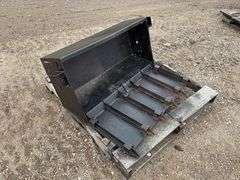 36" Manure Bucket With Dirt Plate