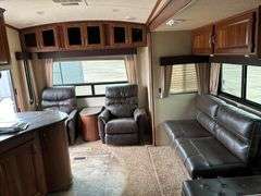 2013 Forest River Wildcat Sterling Edition Model 30 RL Fifth Wheel Camper with Gooseneck Ball Adapte