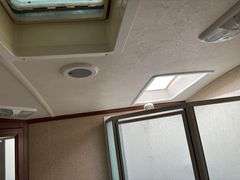 2013 Forest River Wildcat Sterling Edition Model 30 RL Fifth Wheel Camper with Gooseneck Ball Adapte