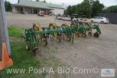 John Deere 825, 6 Row Cultivator, With Danish Teeth Rolling Shields With Fe