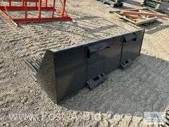 78" Bucket With Quick Tach Plate.