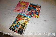 3-Vintage Comic Book And Record Sets, 1-1975 Superman "Alien Creatures" PR-