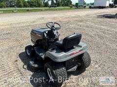 Craftsman LT 1,000 Riding Lawn Mower, With 42" Deck, Briggs And Stratton 18